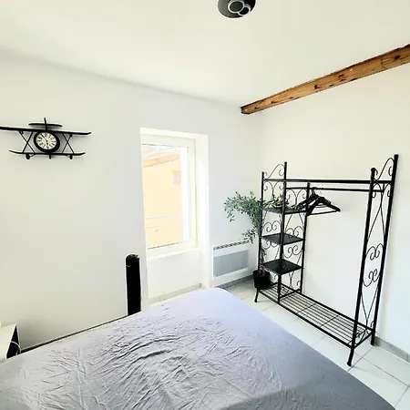 2 400 M Centre Gare Apartment